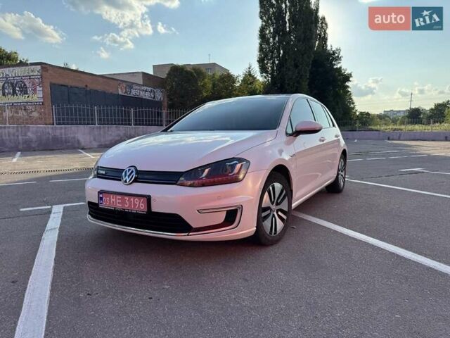 Белый Фольксваген e-Golf, объемом двигателя 0 л и пробегом 133 тыс. км за 9899 $, фото 1 на Automoto.ua