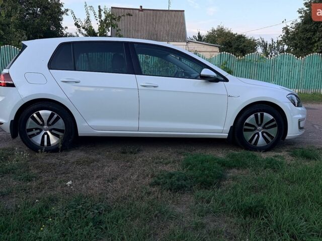 Белый Фольксваген e-Golf, объемом двигателя 0 л и пробегом 82 тыс. км за 10300 $, фото 1 на Automoto.ua