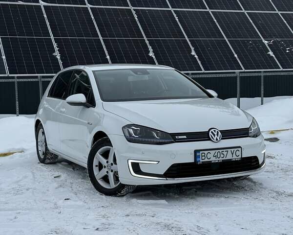 Білий Фольксваген e-Golf, об'ємом двигуна 0 л та пробігом 123 тис. км за 9900 $, фото 1 на Automoto.ua
