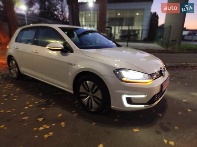 Белый Фольксваген e-Golf, объемом двигателя 0 л и пробегом 69 тыс. км за 9499 $, фото 1 на Automoto.ua