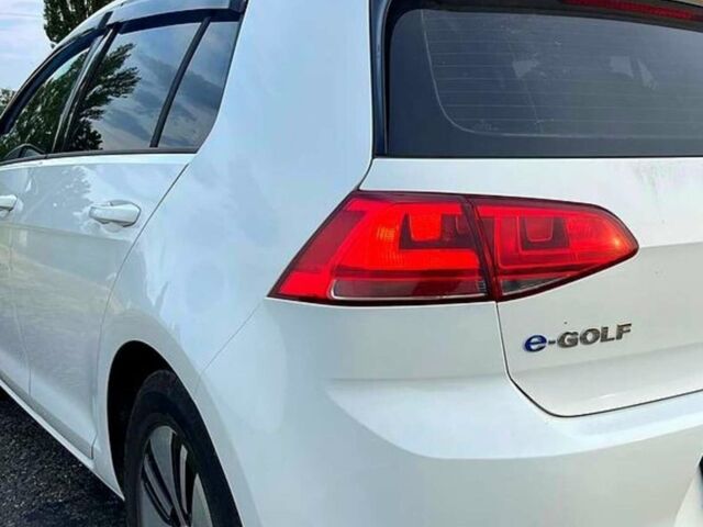 Білий Фольксваген e-Golf, об'ємом двигуна 0 л та пробігом 107 тис. км за 10000 $, фото 1 на Automoto.ua
