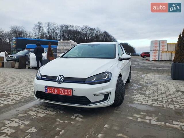 Белый Фольксваген e-Golf, объемом двигателя 0 л и пробегом 150 тыс. км за 9300 $, фото 1 на Automoto.ua