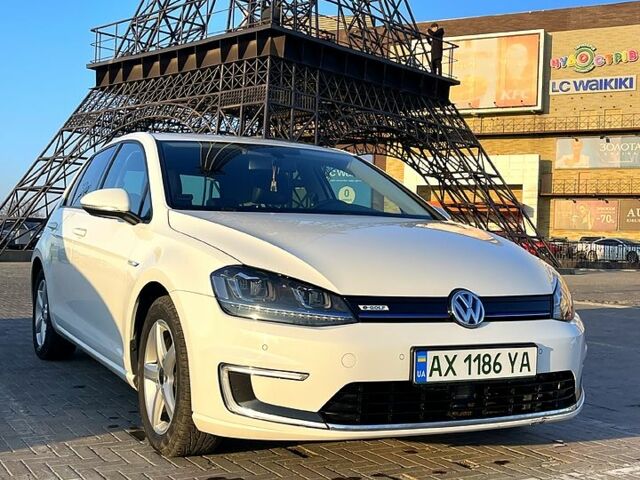 Білий Фольксваген e-Golf, об'ємом двигуна 0 л та пробігом 145 тис. км за 13000 $, фото 1 на Automoto.ua