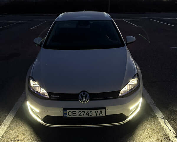 Білий Фольксваген e-Golf, об'ємом двигуна 0 л та пробігом 93 тис. км за 10400 $, фото 1 на Automoto.ua
