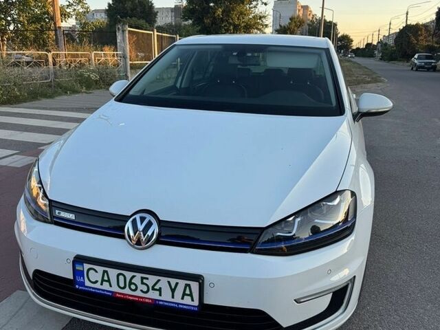 Белый Фольксваген e-Golf, объемом двигателя 0 л и пробегом 101 тыс. км за 9200 $, фото 1 на Automoto.ua