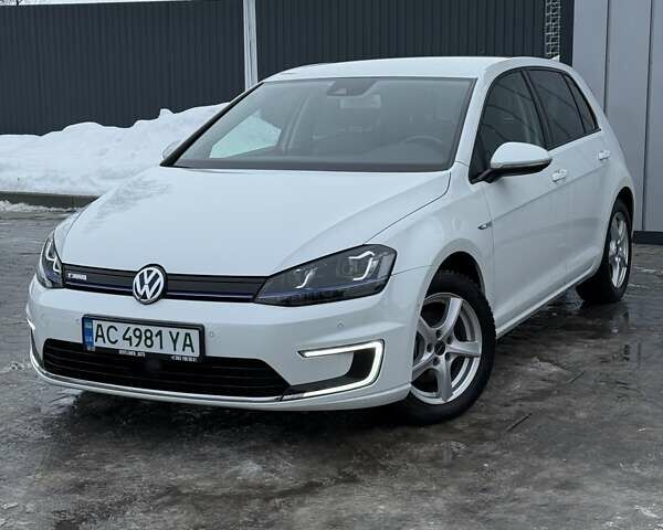 Белый Фольксваген e-Golf, объемом двигателя 0 л и пробегом 80 тыс. км за 10500 $, фото 1 на Automoto.ua