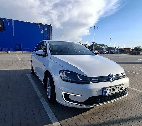 Белый Фольксваген e-Golf, объемом двигателя 0 л и пробегом 86 тыс. км за 8700 $, фото 1 на Automoto.ua