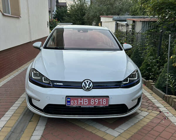 Белый Фольксваген e-Golf, объемом двигателя 0 л и пробегом 96 тыс. км за 9500 $, фото 1 на Automoto.ua