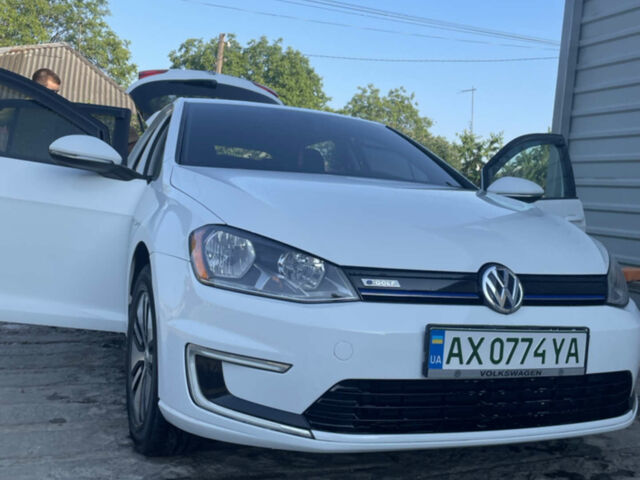 Білий Фольксваген e-Golf, об'ємом двигуна 0 л та пробігом 114 тис. км за 12000 $, фото 1 на Automoto.ua