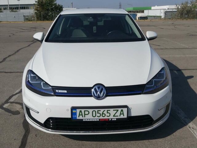 Білий Фольксваген e-Golf, об'ємом двигуна 0 л та пробігом 122 тис. км за 12700 $, фото 1 на Automoto.ua