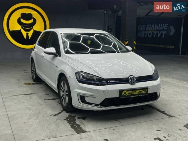 Белый Фольксваген e-Golf, объемом двигателя 0 л и пробегом 130 тыс. км за 11600 $, фото 1 на Automoto.ua