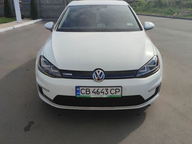 Белый Фольксваген e-Golf, объемом двигателя 0 л и пробегом 117 тыс. км за 9000 $, фото 1 на Automoto.ua