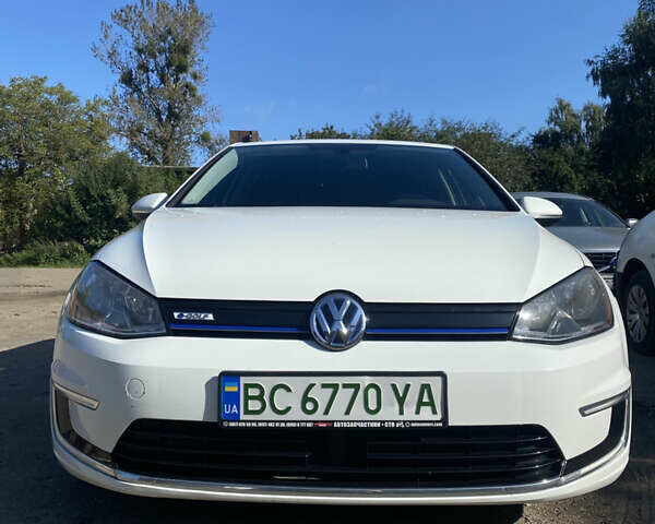 Белый Фольксваген e-Golf, объемом двигателя 0 л и пробегом 101 тыс. км за 8900 $, фото 1 на Automoto.ua