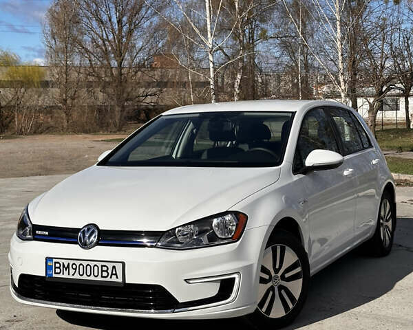 Белый Фольксваген e-Golf, объемом двигателя 0 л и пробегом 35 тыс. км за 9999 $, фото 1 на Automoto.ua