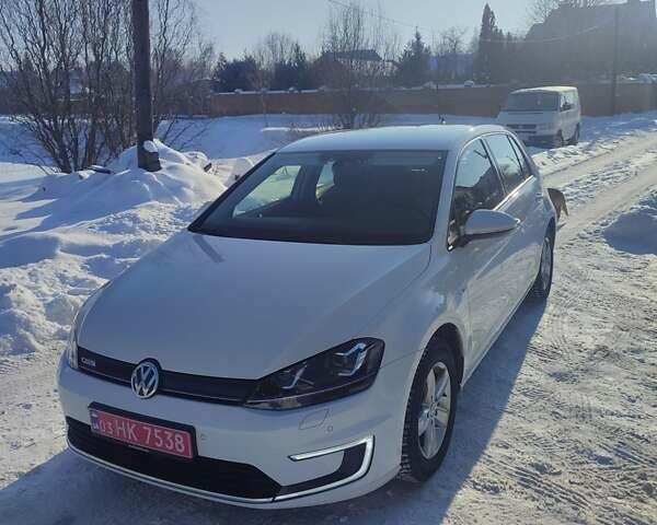 Білий Фольксваген e-Golf, об'ємом двигуна 0 л та пробігом 107 тис. км за 7300 $, фото 1 на Automoto.ua
