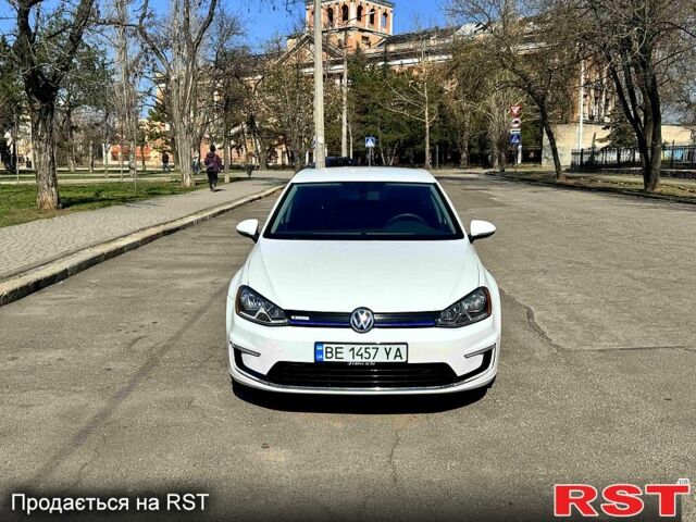 Белый Фольксваген e-Golf, объемом двигателя 0.11 л и пробегом 127 тыс. км за 8500 $, фото 1 на Automoto.ua