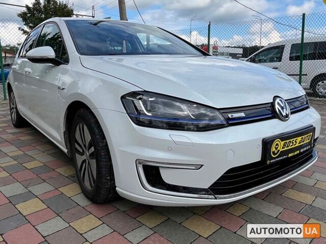 Белый Фольксваген e-Golf, объемом двигателя 24 л и пробегом 130 тыс. км за 11250 $, фото 1 на Automoto.ua
