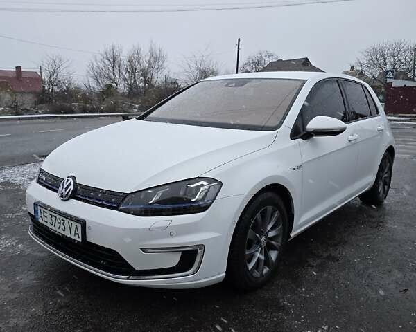 Білий Фольксваген e-Golf, об'ємом двигуна 0 л та пробігом 69 тис. км за 9500 $, фото 1 на Automoto.ua