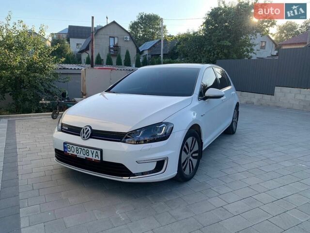 Белый Фольксваген e-Golf, объемом двигателя 0 л и пробегом 104 тыс. км за 9500 $, фото 1 на Automoto.ua