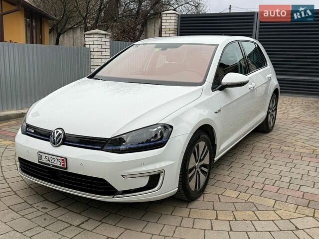 Белый Фольксваген e-Golf, объемом двигателя 0 л и пробегом 35 тыс. км за 10499 $, фото 1 на Automoto.ua