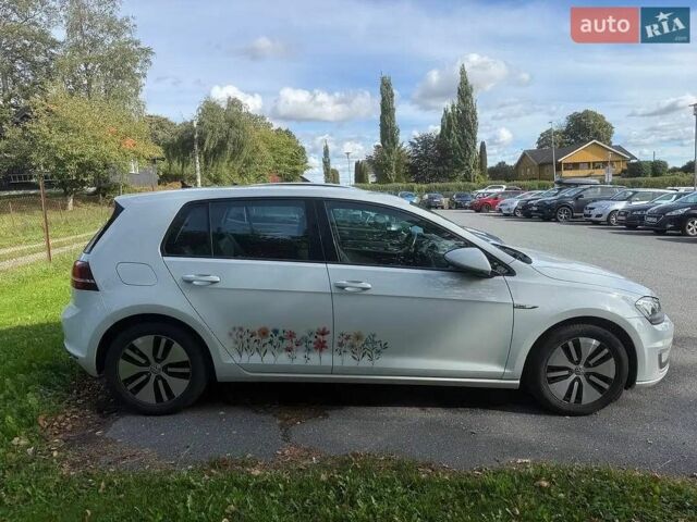Белый Фольксваген e-Golf, объемом двигателя 0 л и пробегом 107 тыс. км за 9200 $, фото 1 на Automoto.ua