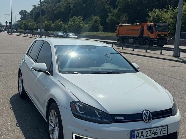 Белый Фольксваген e-Golf, объемом двигателя 0 л и пробегом 89 тыс. км за 9500 $, фото 1 на Automoto.ua