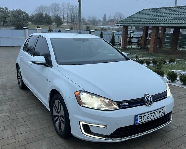 Белый Фольксваген e-Golf, объемом двигателя 0 л и пробегом 93 тыс. км за 8000 $, фото 1 на Automoto.ua