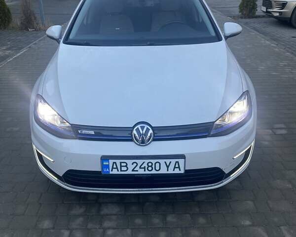 Белый Фольксваген e-Golf, объемом двигателя 0 л и пробегом 127 тыс. км за 9800 $, фото 1 на Automoto.ua