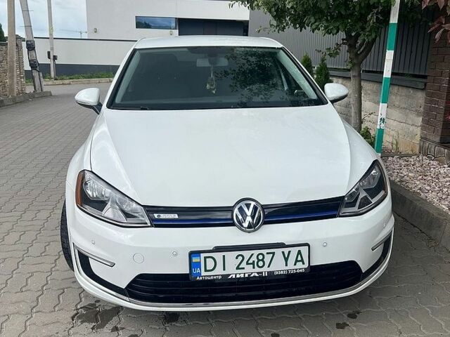 Білий Фольксваген e-Golf, об'ємом двигуна 0 л та пробігом 107 тис. км за 8200 $, фото 1 на Automoto.ua