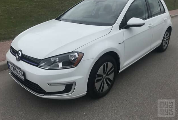 Белый Фольксваген e-Golf, объемом двигателя 0 л и пробегом 56 тыс. км за 13700 $, фото 1 на Automoto.ua