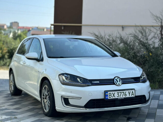 Білий Фольксваген e-Golf, об'ємом двигуна 0 л та пробігом 172 тис. км за 10500 $, фото 1 на Automoto.ua