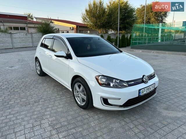 Белый Фольксваген e-Golf, объемом двигателя 0 л и пробегом 131 тыс. км за 8700 $, фото 1 на Automoto.ua