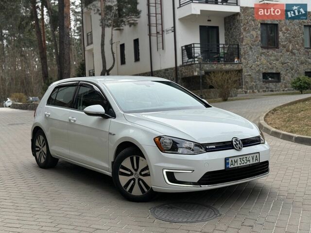 Белый Фольксваген e-Golf, объемом двигателя 0 л и пробегом 99 тыс. км за 9800 $, фото 1 на Automoto.ua