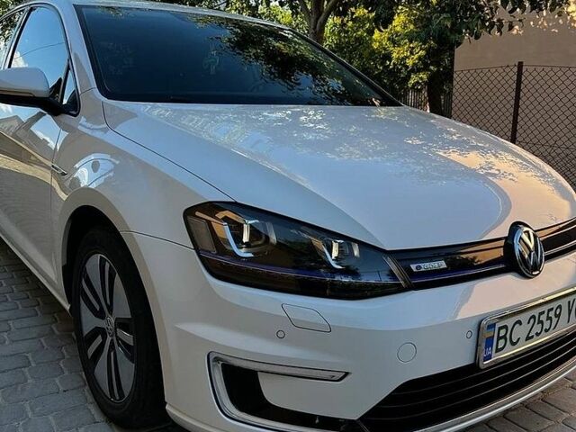 Белый Фольксваген e-Golf, объемом двигателя 0 л и пробегом 95 тыс. км за 8300 $, фото 1 на Automoto.ua