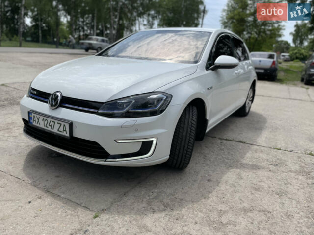 Білий Фольксваген e-Golf, об'ємом двигуна 0 л та пробігом 142 тис. км за 13999 $, фото 1 на Automoto.ua