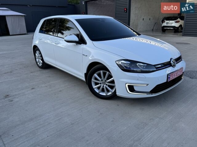 Білий Фольксваген e-Golf, об'ємом двигуна 0 л та пробігом 120 тис. км за 13593 $, фото 1 на Automoto.ua