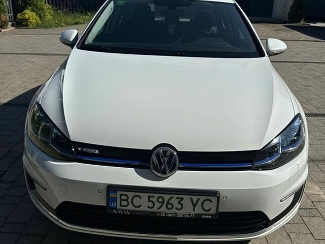 Белый Фольксваген e-Golf, объемом двигателя 0 л и пробегом 54 тыс. км за 14800 $, фото 1 на Automoto.ua