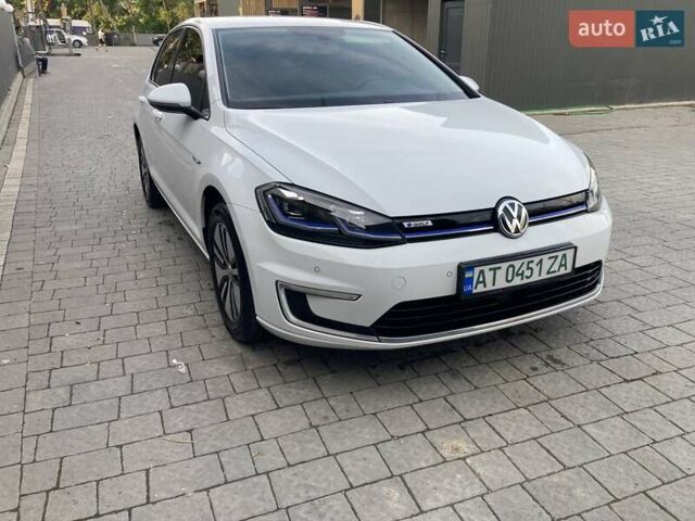 Белый Фольксваген e-Golf, объемом двигателя 0 л и пробегом 77 тыс. км за 13900 $, фото 1 на Automoto.ua