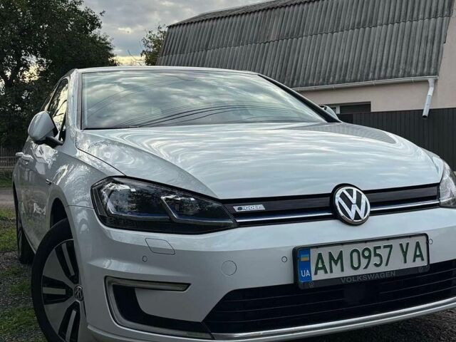 Белый Фольксваген e-Golf, объемом двигателя 0 л и пробегом 197 тыс. км за 12900 $, фото 1 на Automoto.ua
