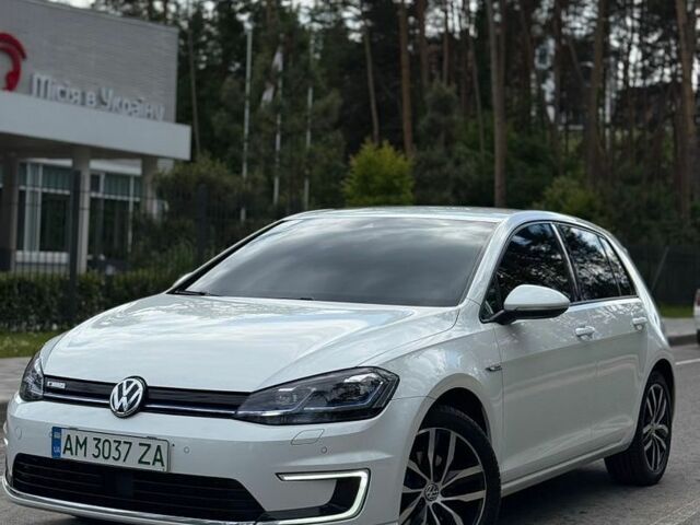 Белый Фольксваген e-Golf, объемом двигателя 0 л и пробегом 116 тыс. км за 14100 $, фото 1 на Automoto.ua