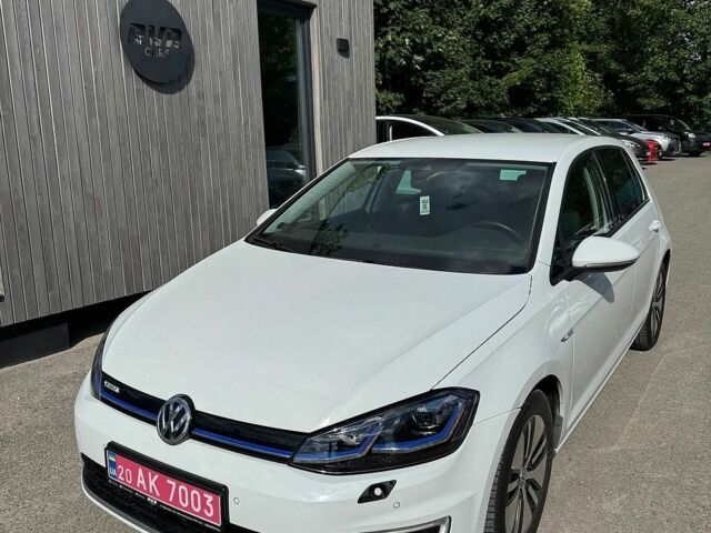 Белый Фольксваген e-Golf, объемом двигателя 0 л и пробегом 165 тыс. км за 12000 $, фото 1 на Automoto.ua