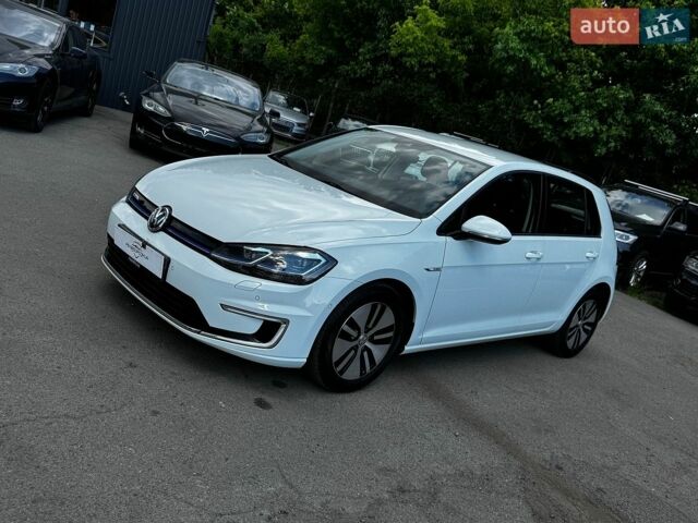 Белый Фольксваген e-Golf, объемом двигателя 0 л и пробегом 119 тыс. км за 12800 $, фото 1 на Automoto.ua