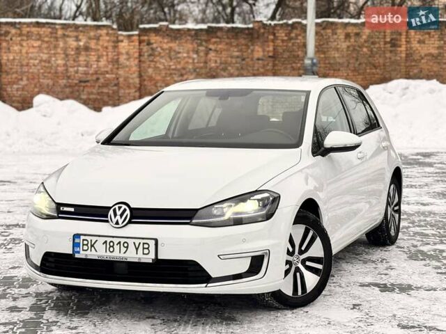 Білий Фольксваген e-Golf, об'ємом двигуна 0 л та пробігом 65 тис. км за 12800 $, фото 1 на Automoto.ua