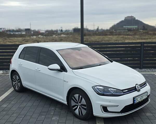 Белый Фольксваген e-Golf, объемом двигателя 0 л и пробегом 76 тыс. км за 12300 $, фото 1 на Automoto.ua