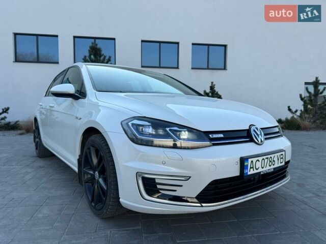 Белый Фольксваген e-Golf, объемом двигателя 0 л и пробегом 115 тыс. км за 13500 $, фото 1 на Automoto.ua