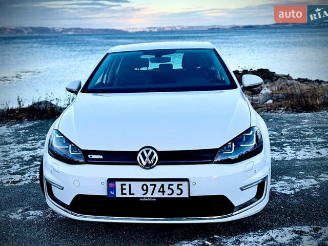 Белый Фольксваген e-Golf, объемом двигателя 0 л и пробегом 70 тыс. км за 5600 $, фото 1 на Automoto.ua