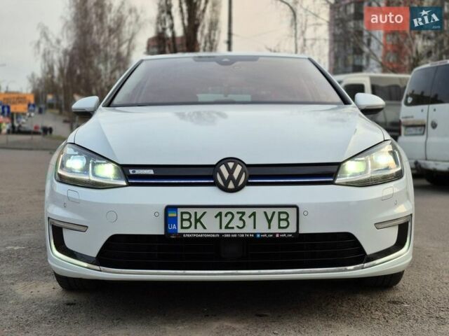 Белый Фольксваген e-Golf, объемом двигателя 0 л и пробегом 146 тыс. км за 13500 $, фото 1 на Automoto.ua