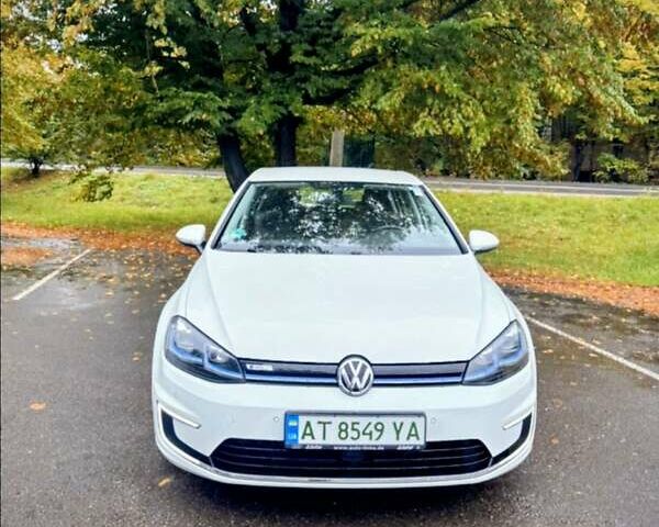 Белый Фольксваген e-Golf, объемом двигателя 0 л и пробегом 163 тыс. км за 11800 $, фото 1 на Automoto.ua