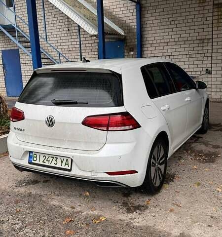 Белый Фольксваген e-Golf, объемом двигателя 0 л и пробегом 156 тыс. км за 10600 $, фото 1 на Automoto.ua