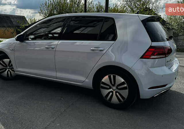 Белый Фольксваген e-Golf, объемом двигателя 0 л и пробегом 78 тыс. км за 14000 $, фото 1 на Automoto.ua